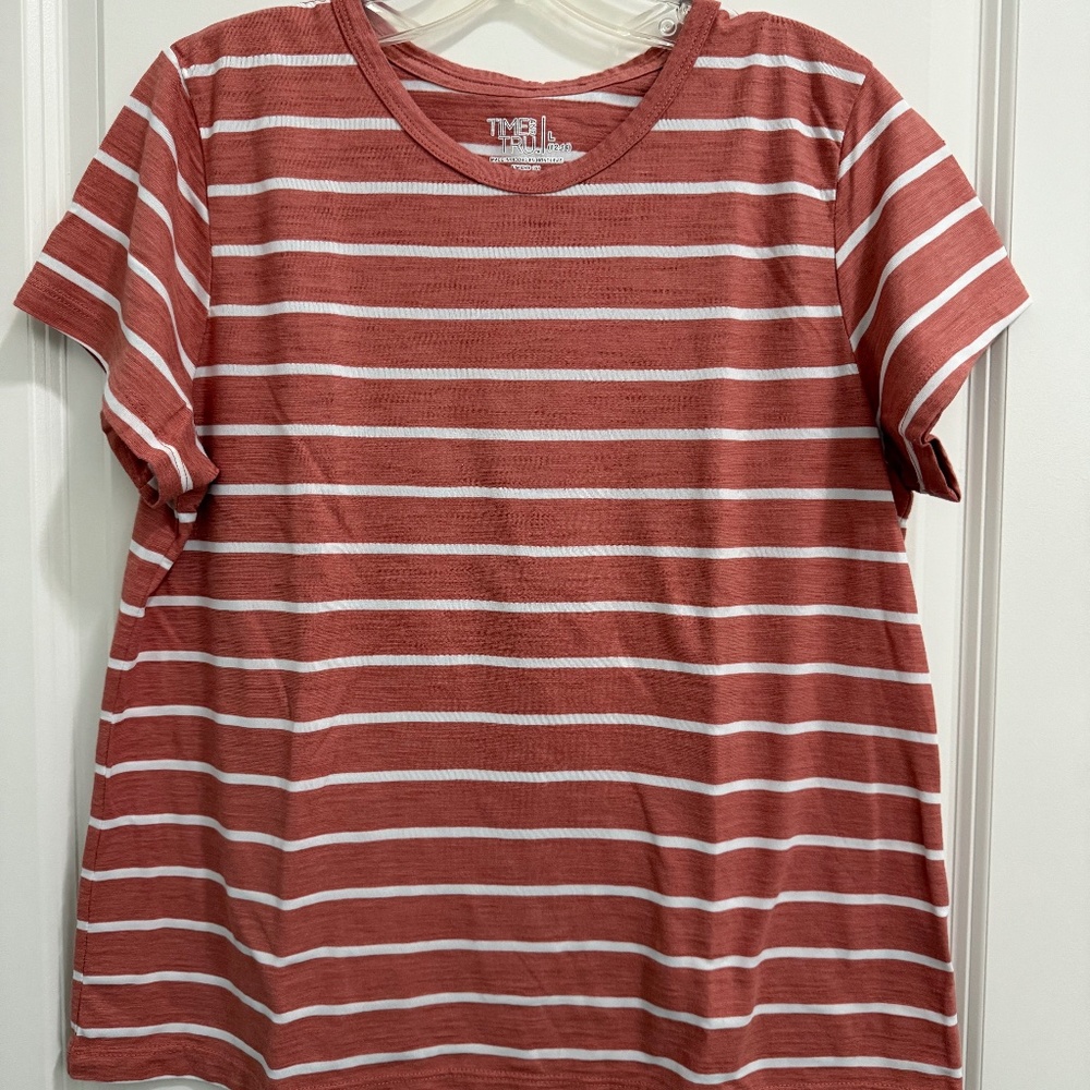 TIME and TRU coral and white striped t-shirt. Size L.